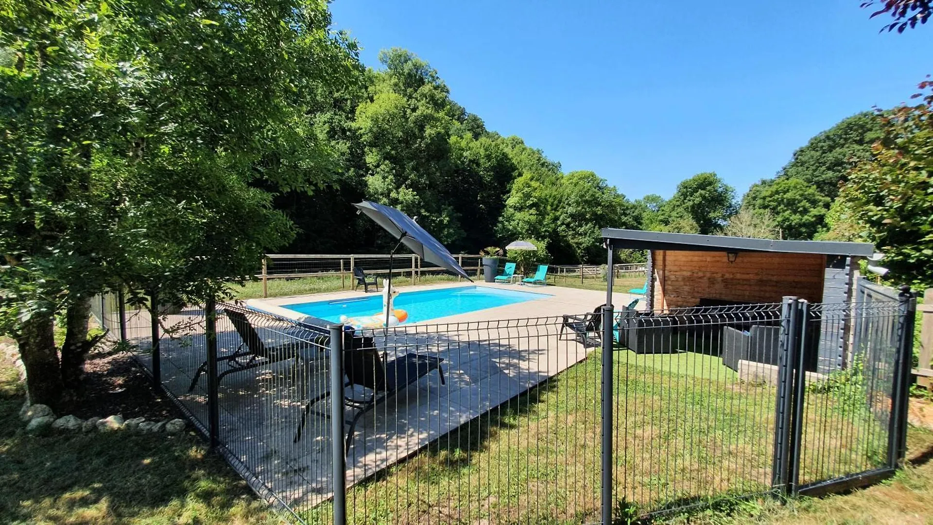 La Ferme Des Andes Bed & Breakfast Quins France