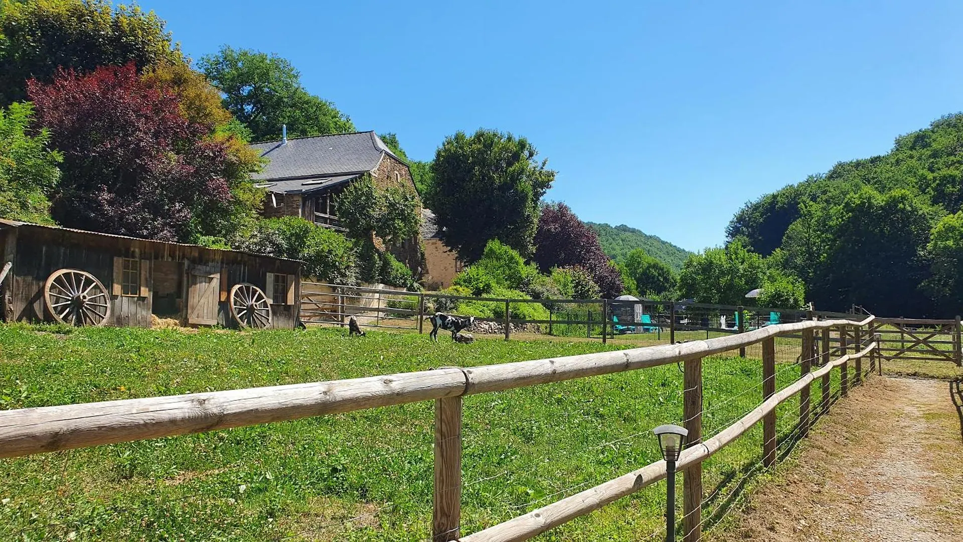 La Ferme Des Andes Bed & Breakfast Quins